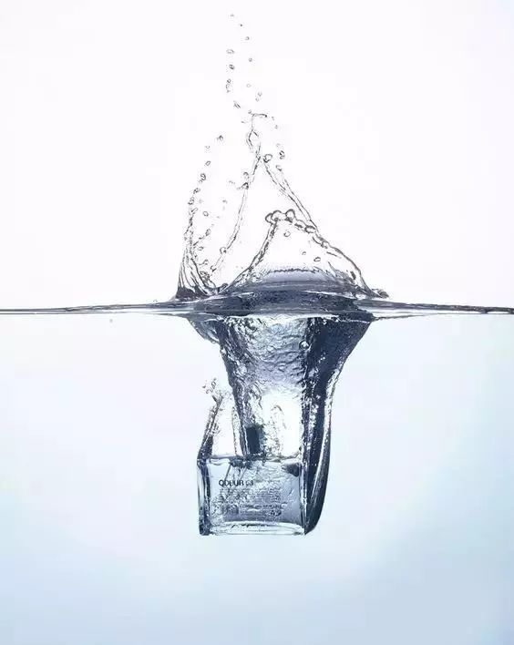 當(dāng)傳統(tǒng)調(diào)香遇上AI：DeepSeek與全球香精巨頭合作探索智能配方新紀元